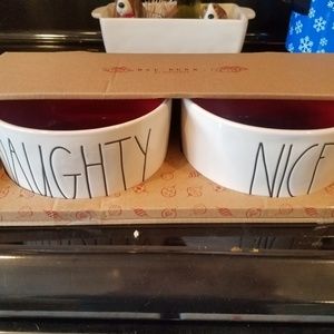 Medium festive pet bowl set